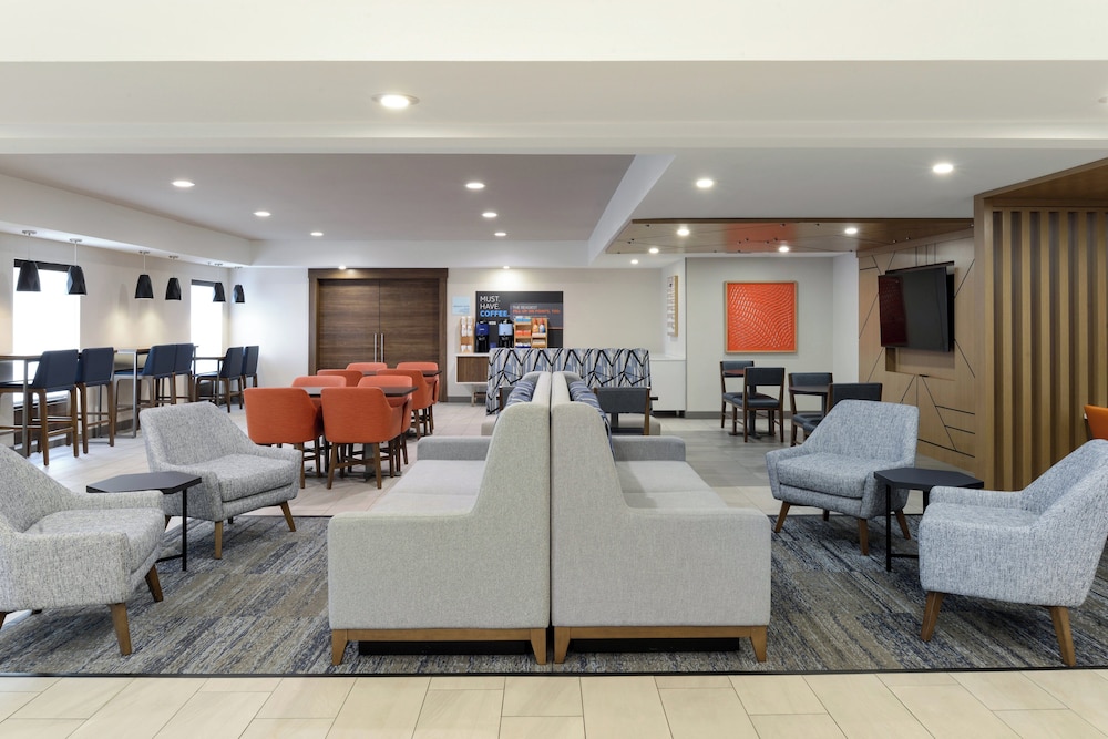 Holiday Inn Express Hotel and Suites Marysville by IHG - photo 4