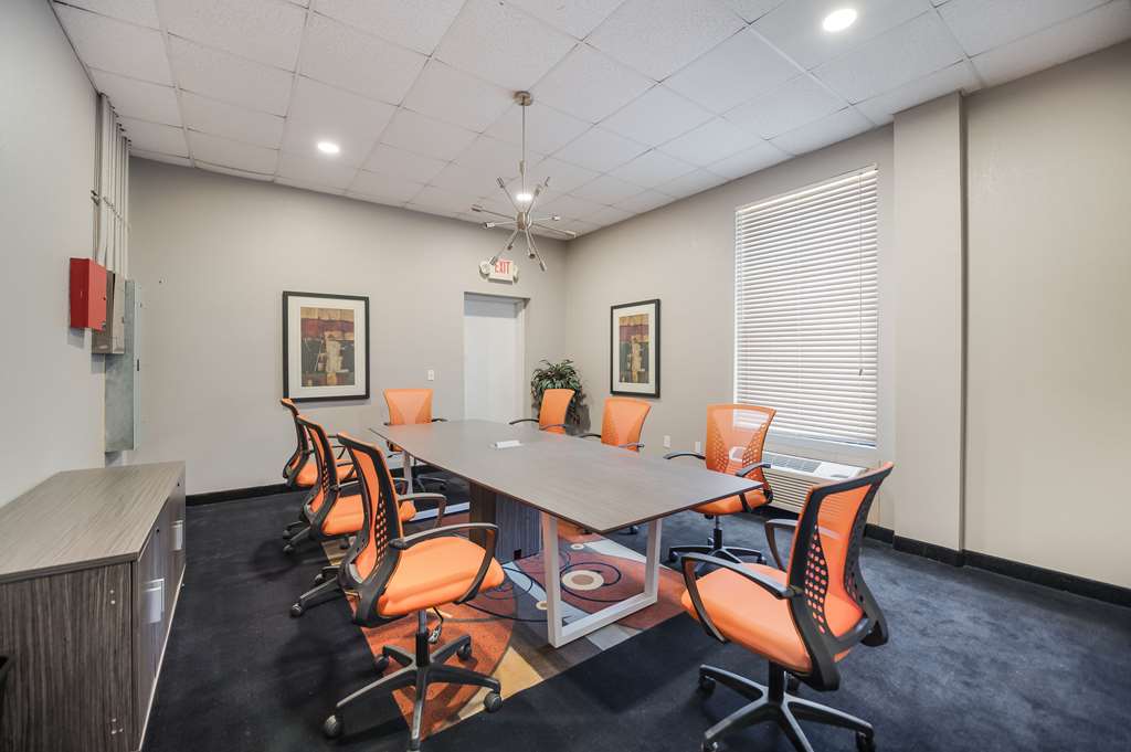 Clarion Pointe Marshall - photo 28