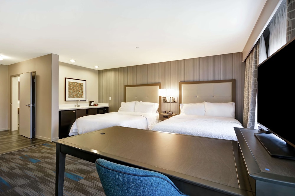 Hampton Inn & Suites Los Angeles Burbank Airport - photo 11