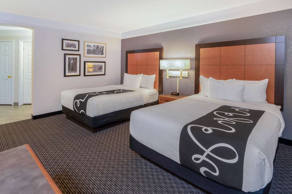 La Quinta Inn & Suites by Wyndham Pueblo - photo 40