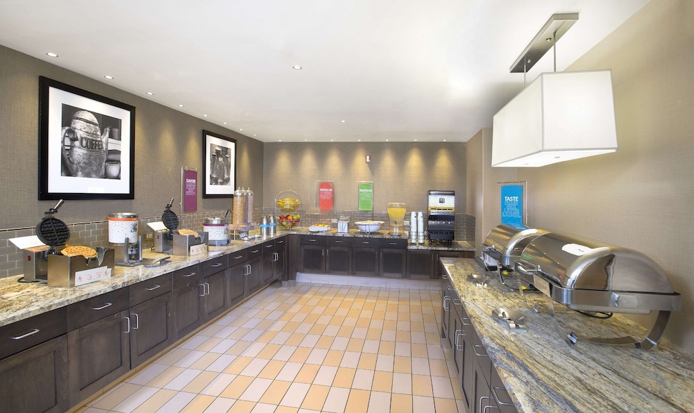 Hampton Inn & Suites Annapolis - photo 26