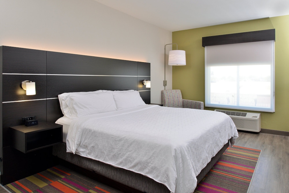 Holiday Inn Express Hotel & Suites Royse City by IHG - photo 6