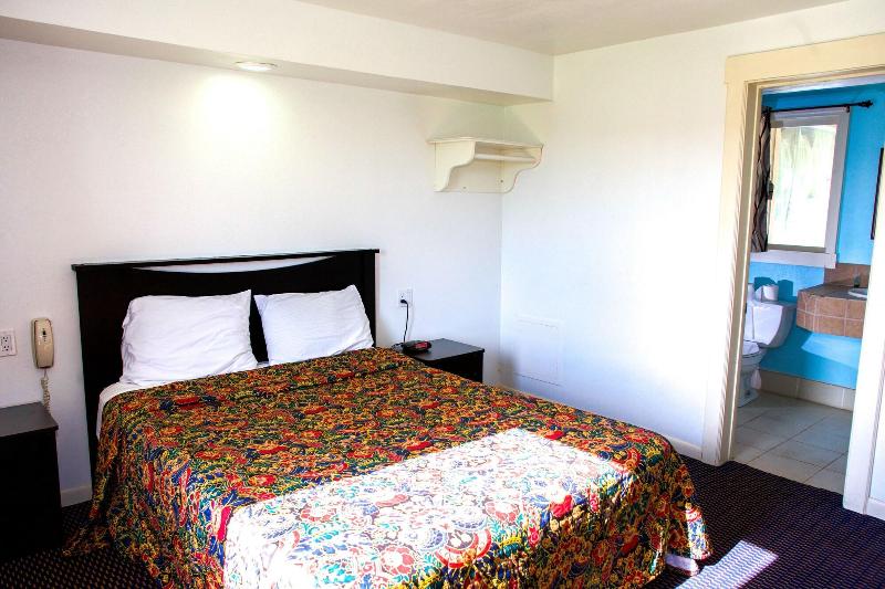 Knights Inn Harrisonville - photo 6