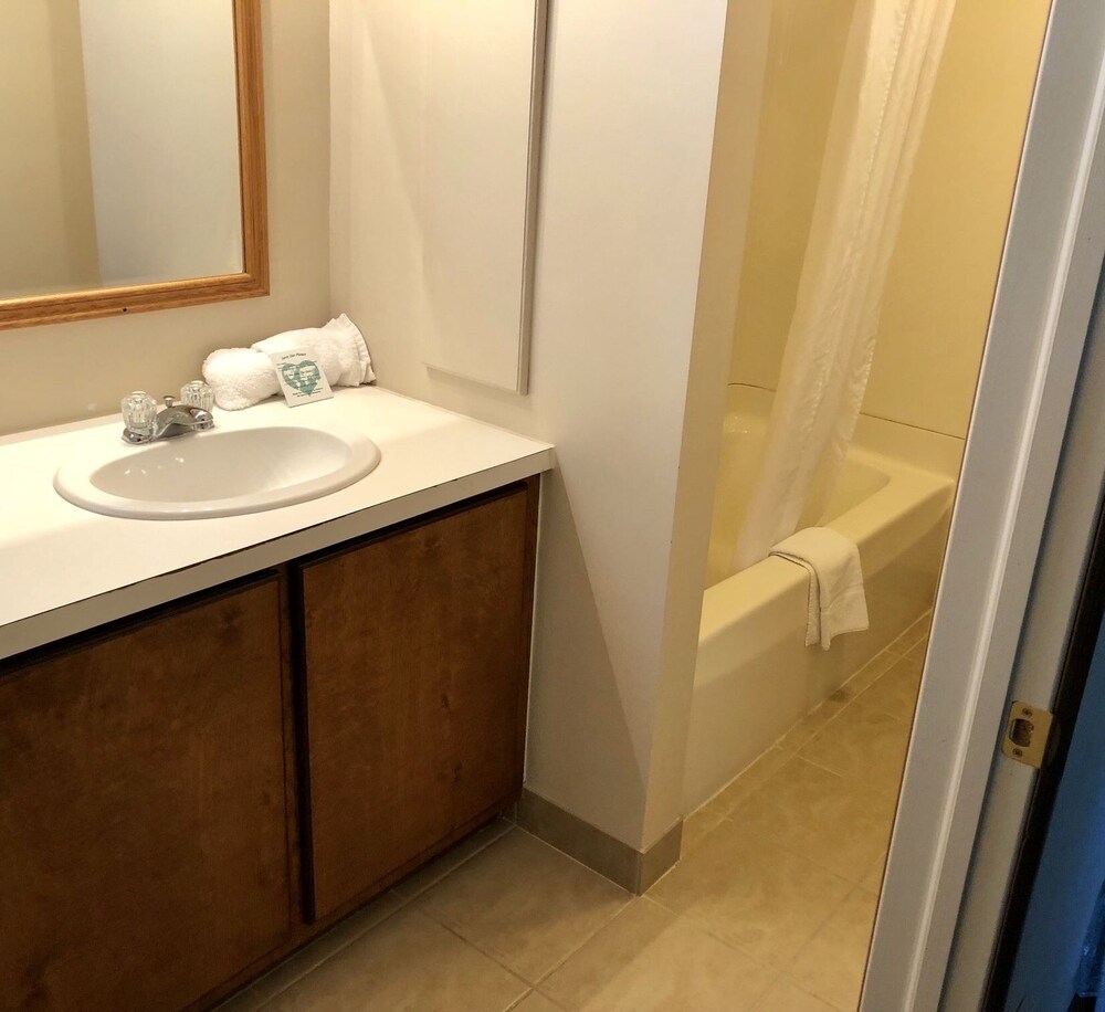 Lockview Motel - photo 27
