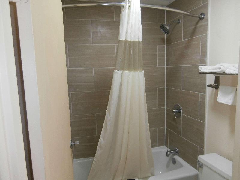 Americas Best Value Inn Newnan - photo 14