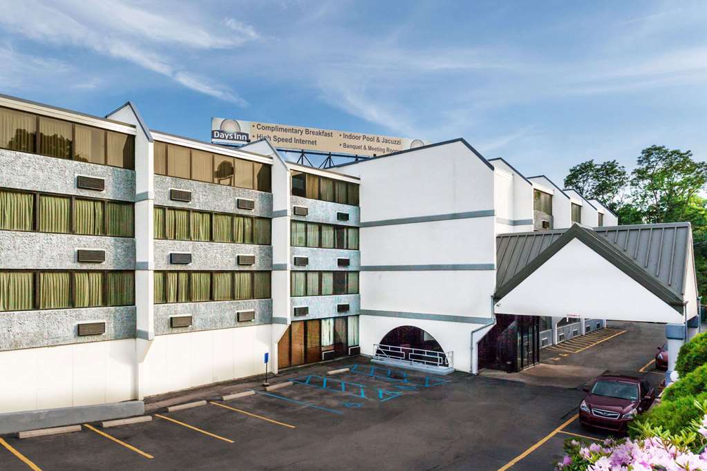 Days Inn by Wyndham Scranton PA - photo 2