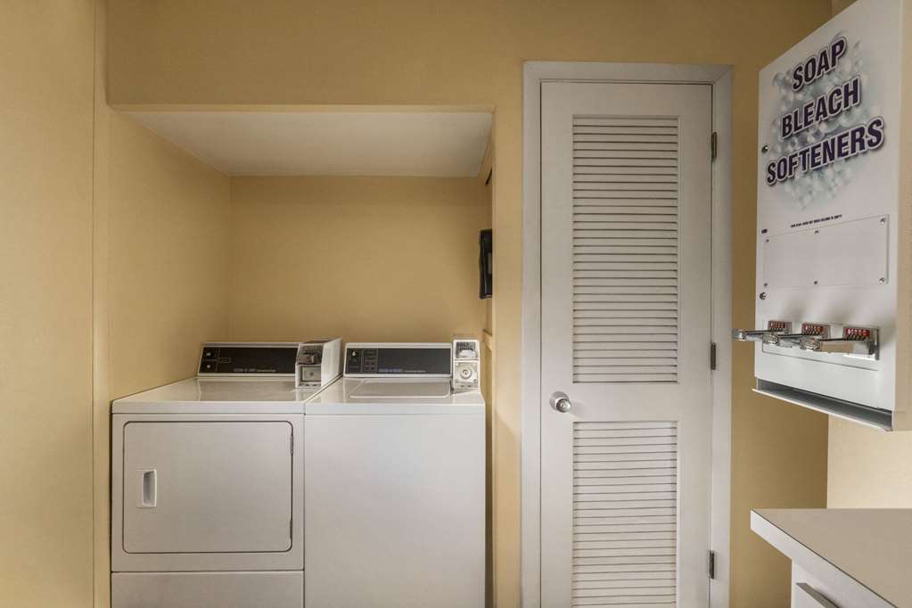Days Inn by Wyndham Cocoa Beach Port Canaveral - photo 26