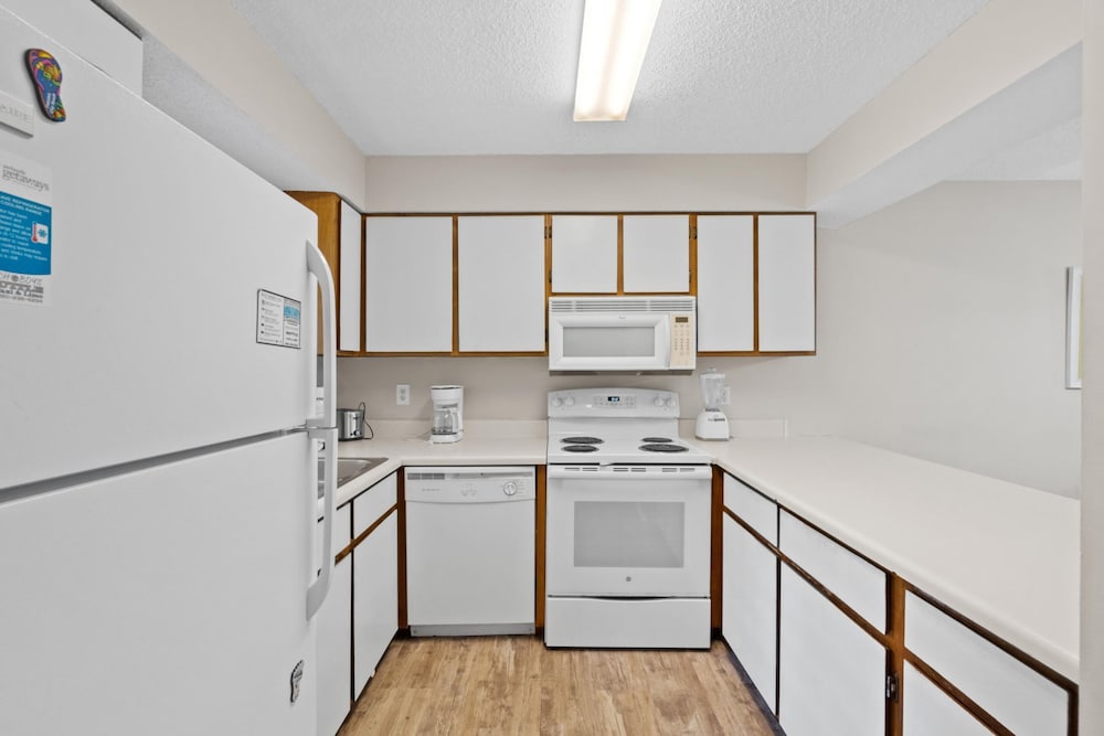Portside Resort Pet Friendly Rentals by Panhandle Getaways - photo 34