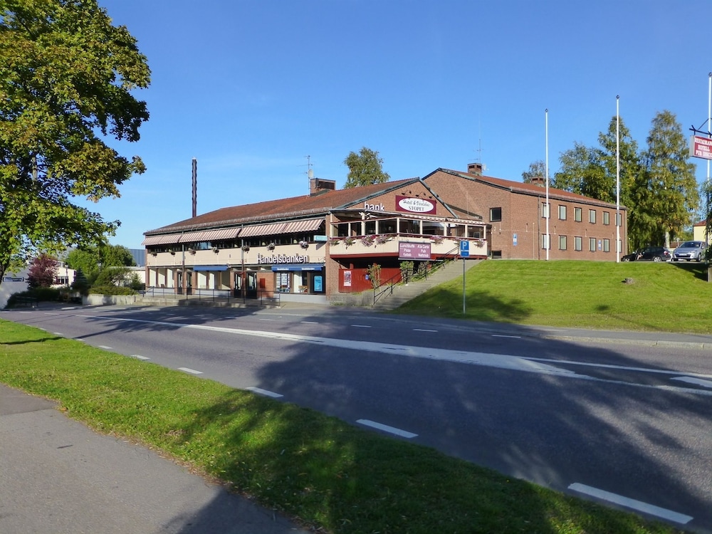 Stopet Hotell & Värdshus - carbon neutral hotel in Graengesberg