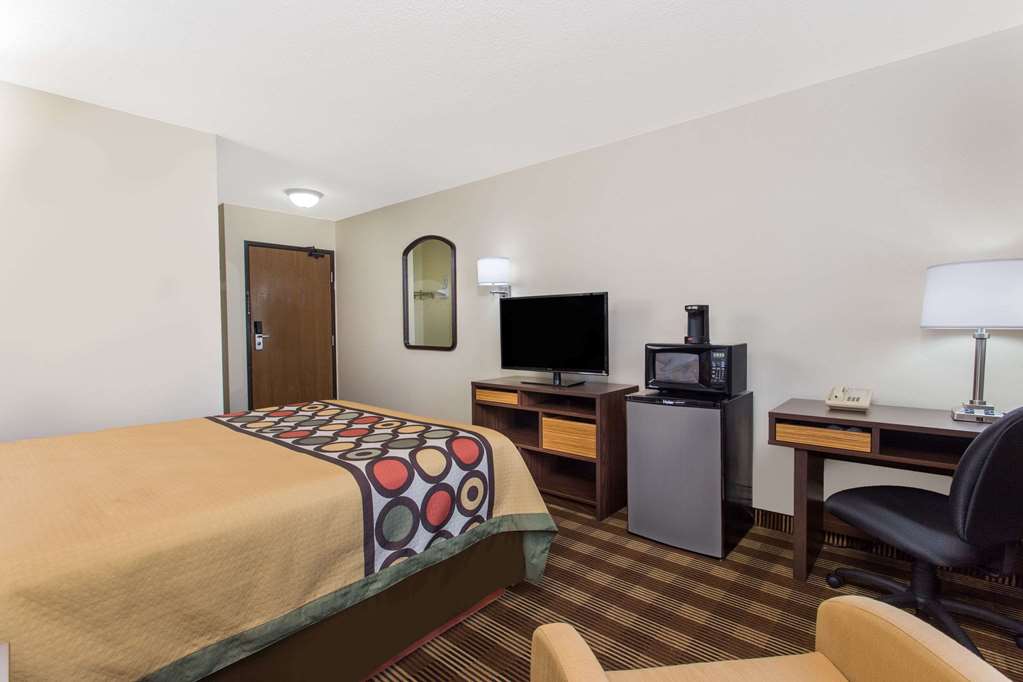 Super 8 by Wyndham Eau Claire I 94 - photo 12