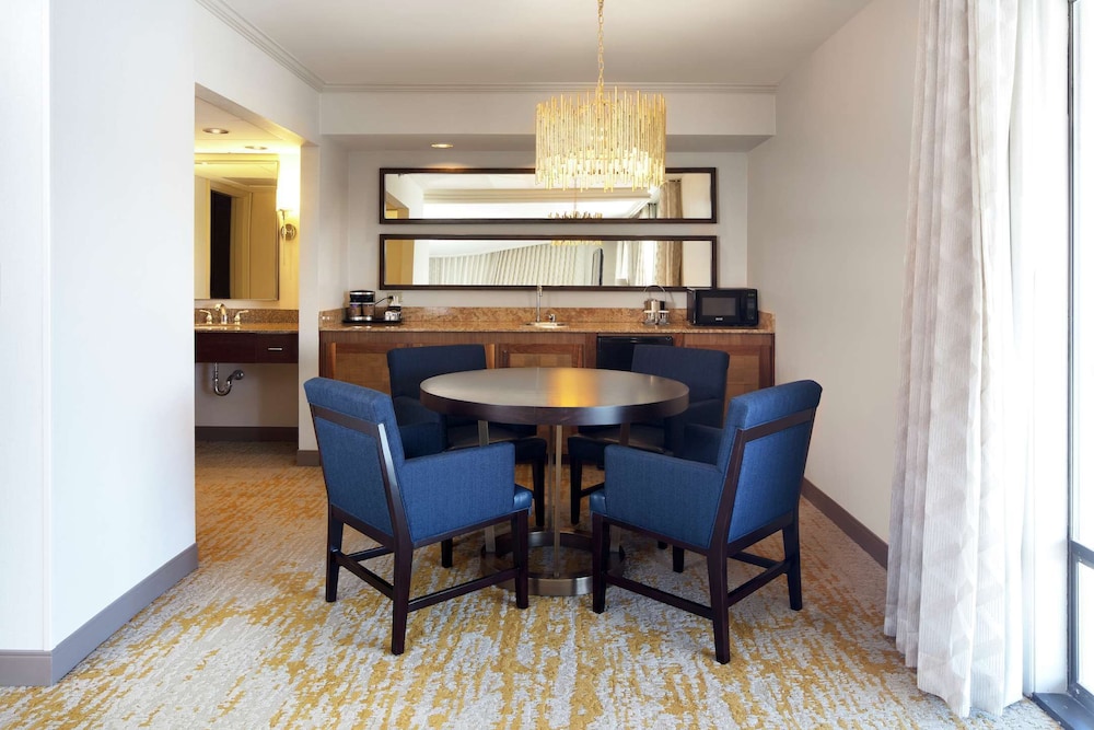 DoubleTree by Hilton Ontario Airport - photo 21