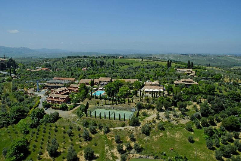 Casanova Panoramic Rooms and Suites — hotel in San Quirico D'orcia