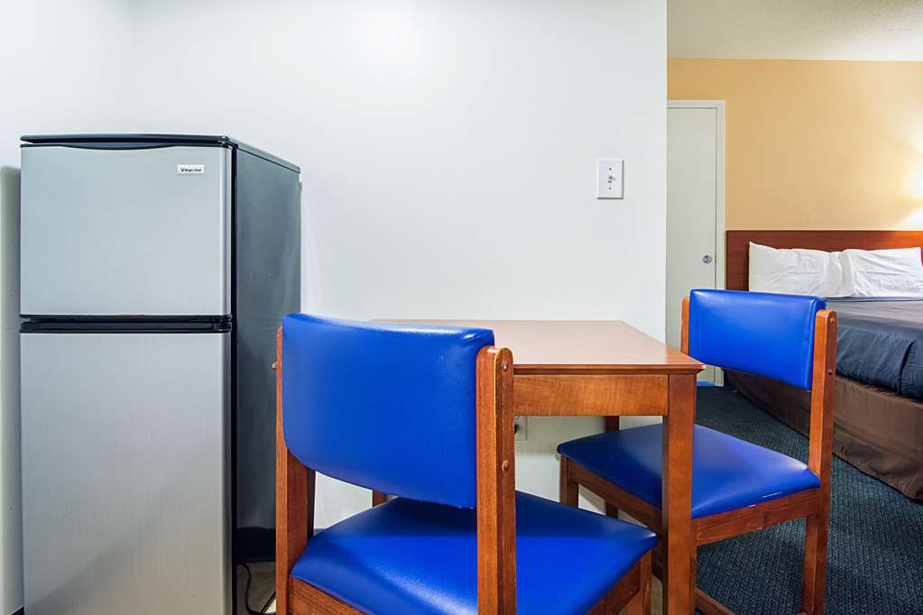 Motel 6 Fayetteville NC Fort Liberty Area - photo 14