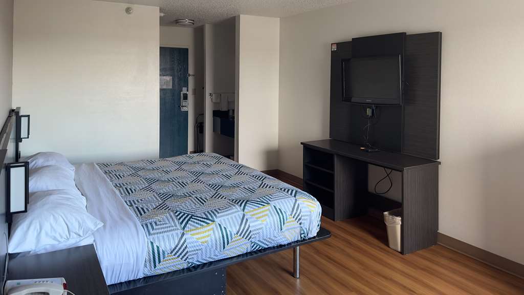 Motel 6 Waterloo IA - photo 26