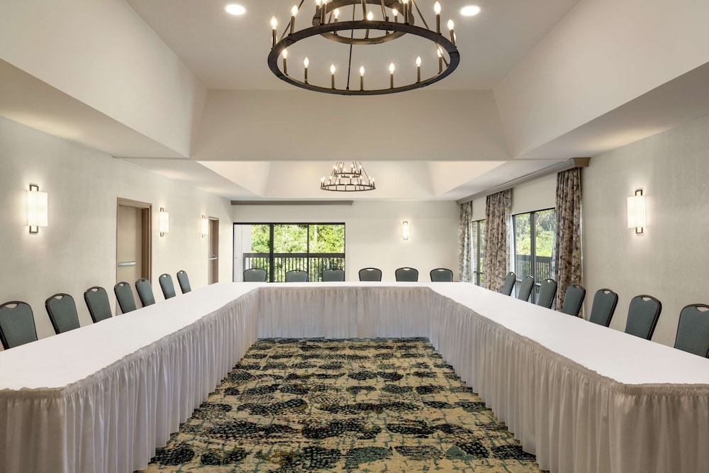 Hilton Garden Inn Monterey - photo 65