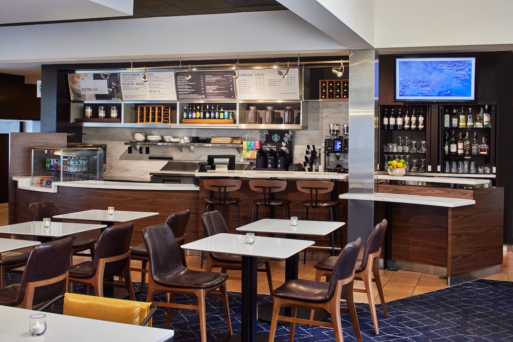 Courtyard by Marriott Memphis Airport - photo 30