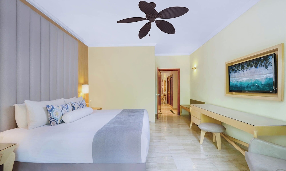 Grand Palladium Select White Sand Resort & Spa All Inclusive