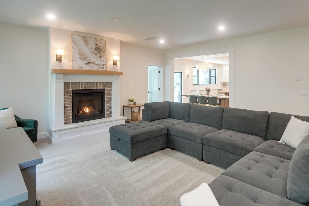 Ski & Hike in Kelly Canyon: Rigby Group Getaway — hotel in Rigby