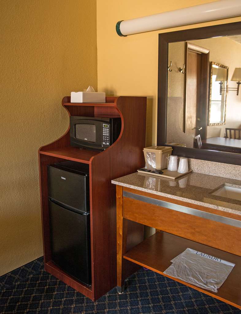 Americas Best Value Inn Monroeville - photo 15