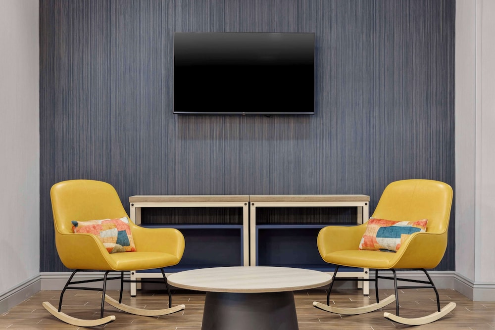 Spark by Hilton Newcomerstown - photo 22