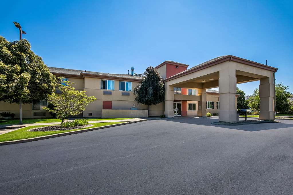 Americas Best Value Sandman Inn - photo 4