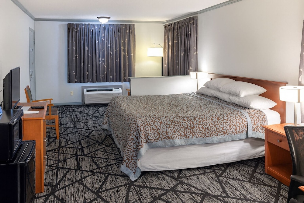 Days Inn by Wyndham Manning - photo 14