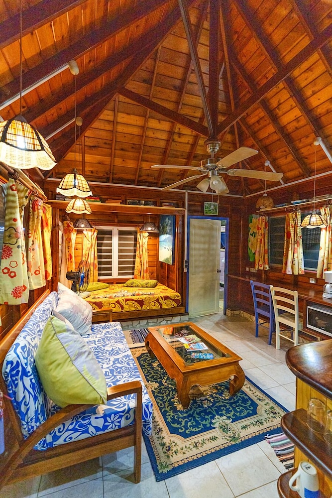 Fare Miti - carbon neutral hotel in Unknown City