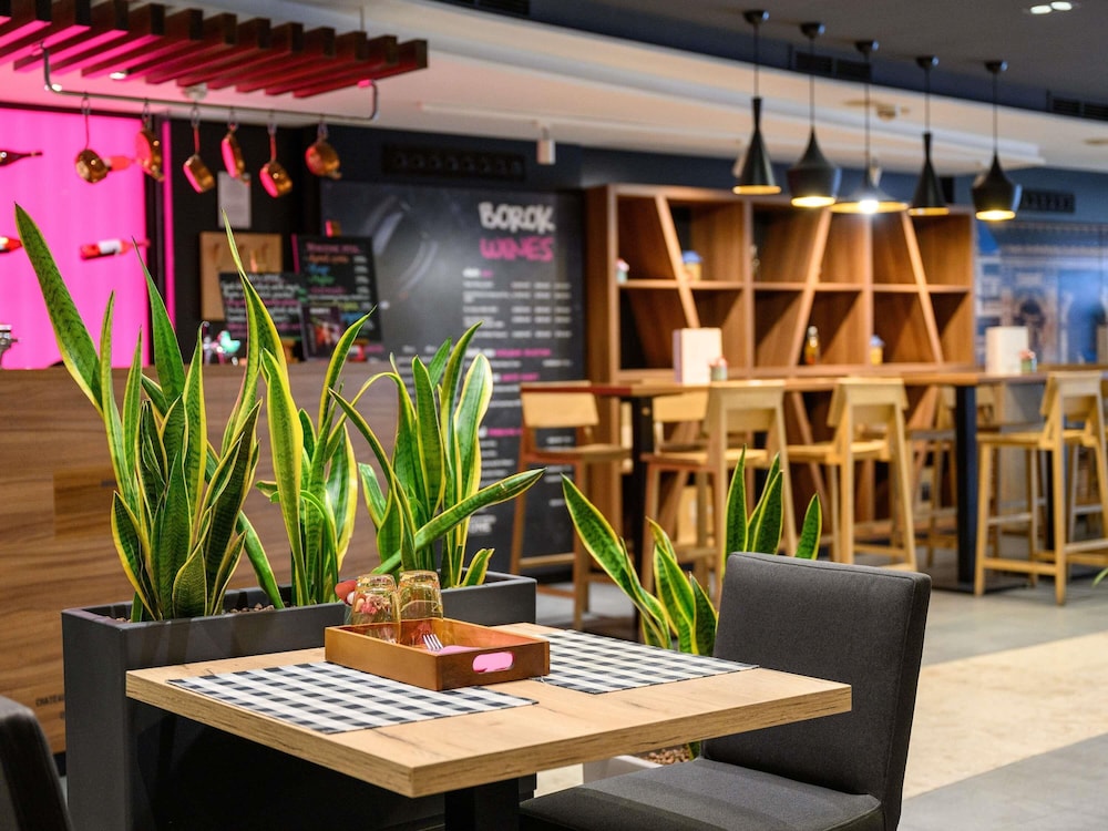 מזון ומשקאות