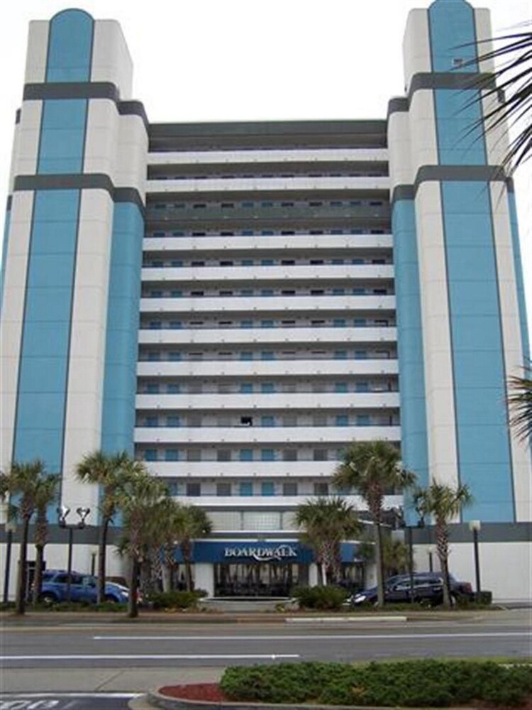 Direct Ocean Front 1 Bedroom 2 Bathrooms Boardwalk Resort Unit 539 Sleeps 8 — hotel in Myrtle Beach