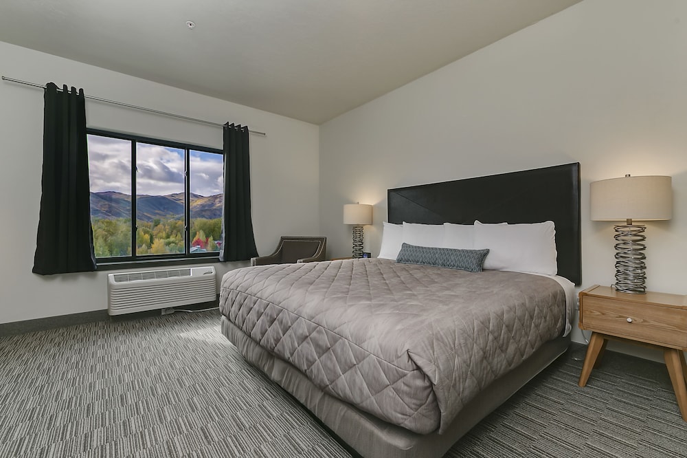 Silver Creek Hotel - photo 91