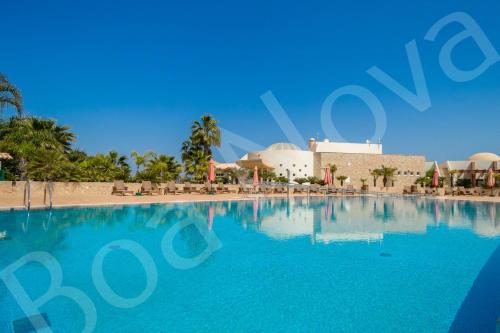 Boa Nova Plot 3 Apt 31 — 4-Star Luxury Hotel in Carvoeiro, Portugal