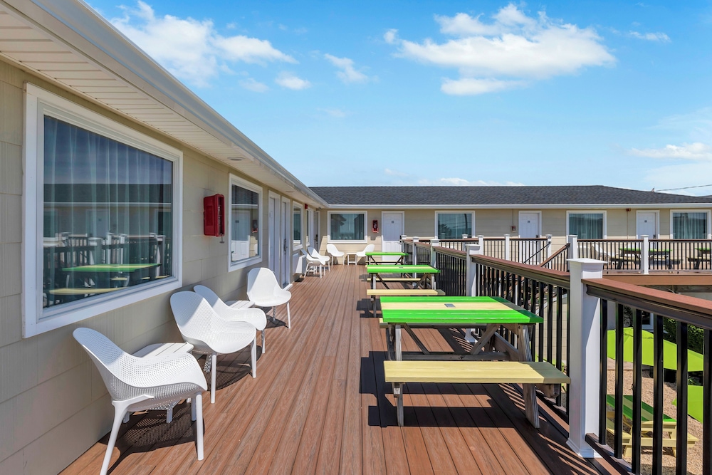Ocean Resort Inn - photo 101