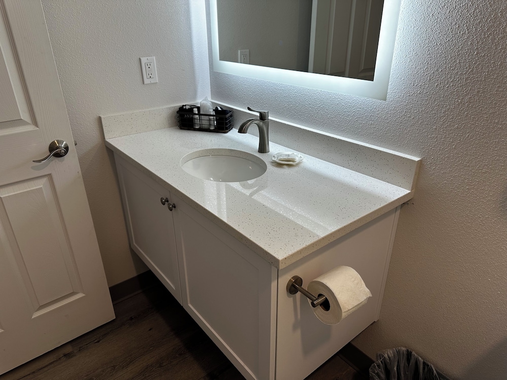West Beach Suites - photo 99