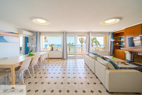 Apartment front line Jakarta 1 Sea View — 4-Star Luxury Hotel in El Campello, Spain