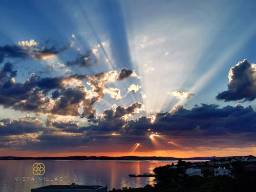 Vista Villas Lazy Days Apartment Villa N — 4-Star Luxury Hotel in Razanac, Croatia