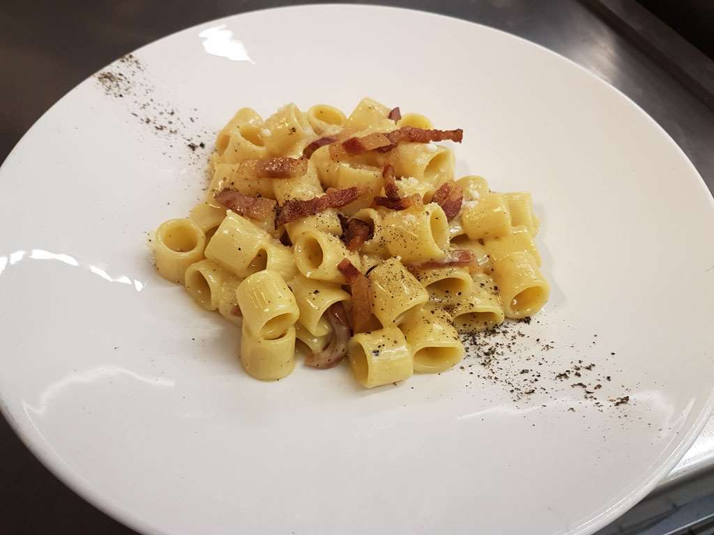 מזון ומשקאות