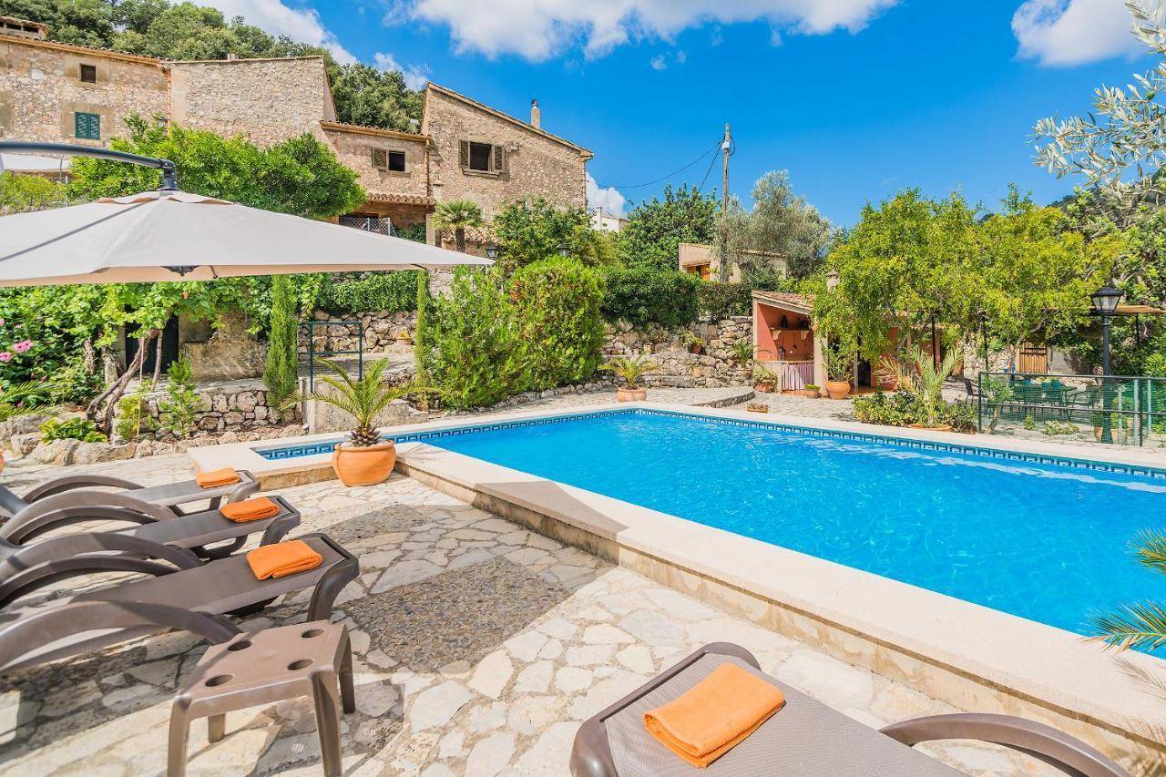 Finca Can Pau - carbon neutral hotel in Pollenca