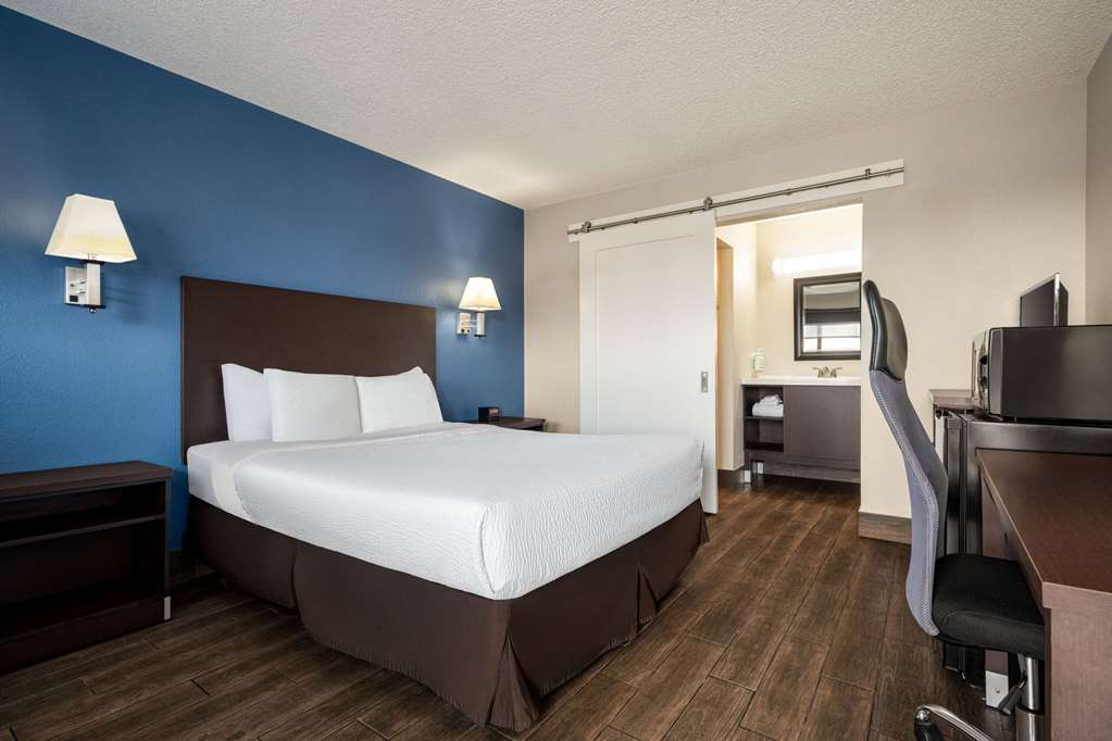 Baymont by Wyndham Kingman - photo 25