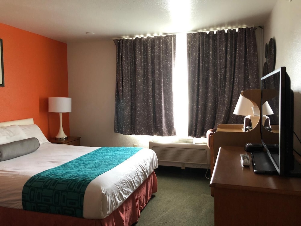 Howard Johnson by Wyndham Salem - photo 11