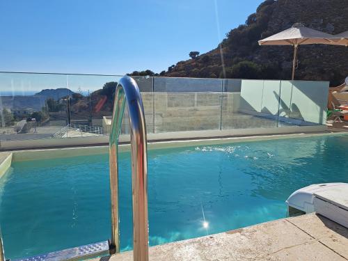 Kalimera Mariou Villa Mit Pool — 4-Star Luxury Hotel in Agios Vasileios, Greece
