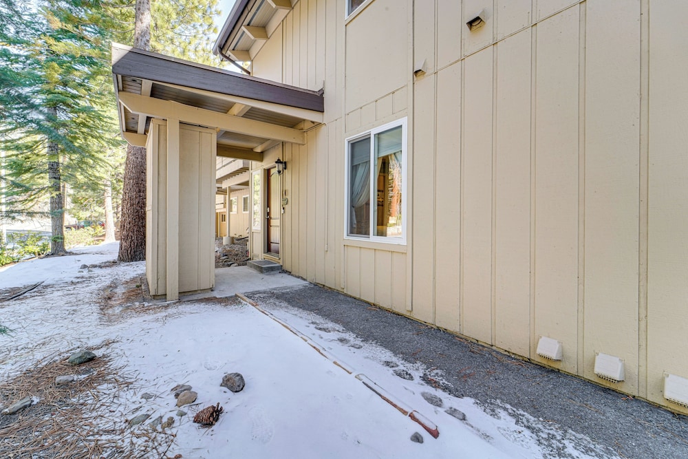 1 Mi To Diamond Peak Ski Resort Condo with Pool - photo 26