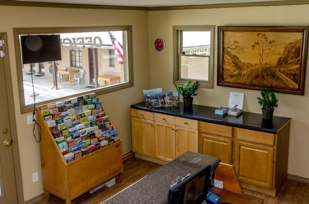 Relax Inn — Bryson City — photo 4