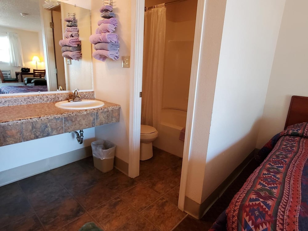 Riverside Inn - photo 16