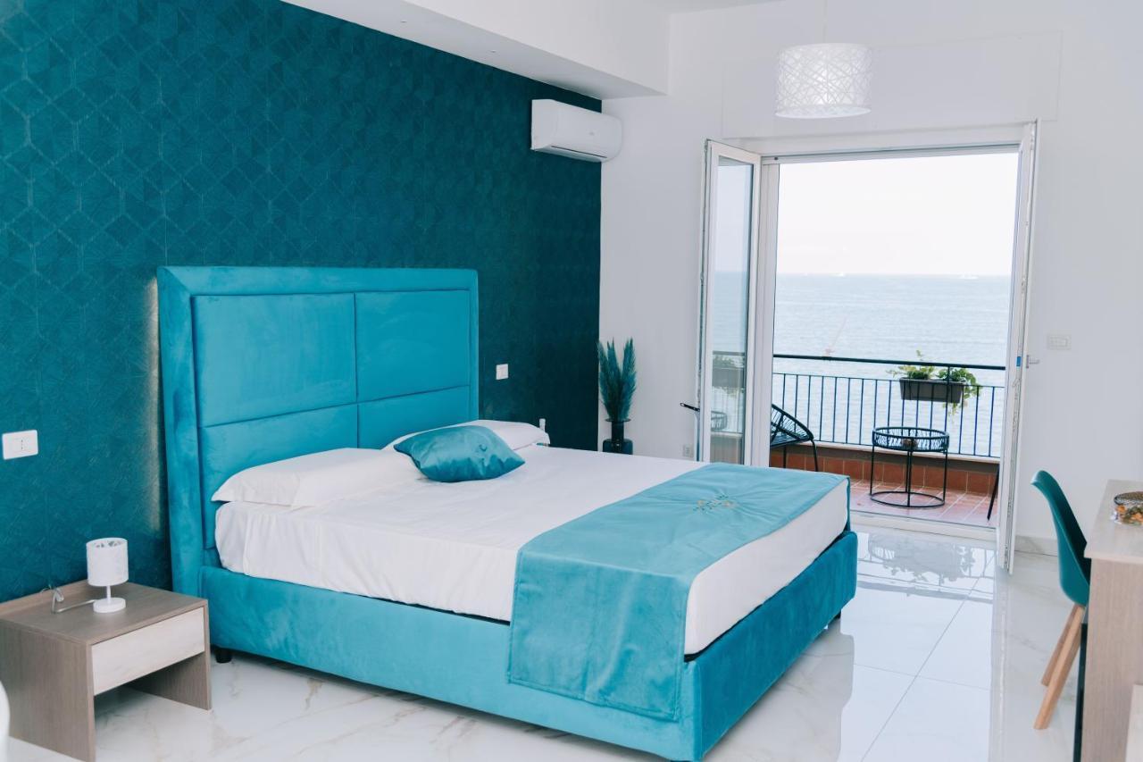 FronteMare Suite — 4-Star Luxury Hotel in Castellammare Di Stabia, Italy