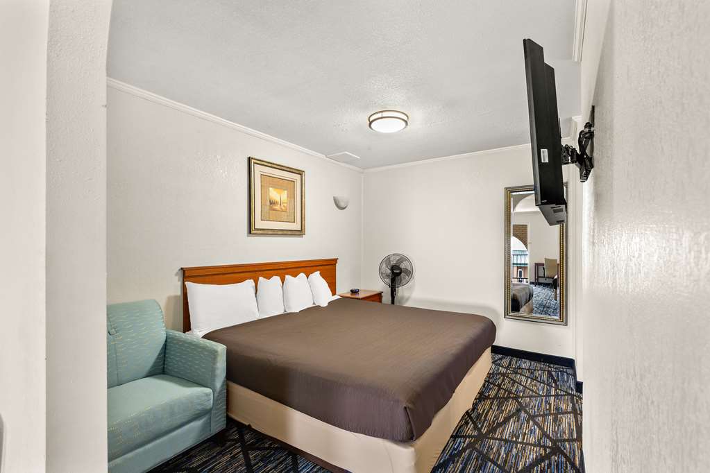 Americas Best Value Inn Celina - photo 6