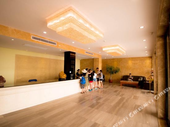 Twin Moon Bay Hotel in Huidong, People's Republic of China