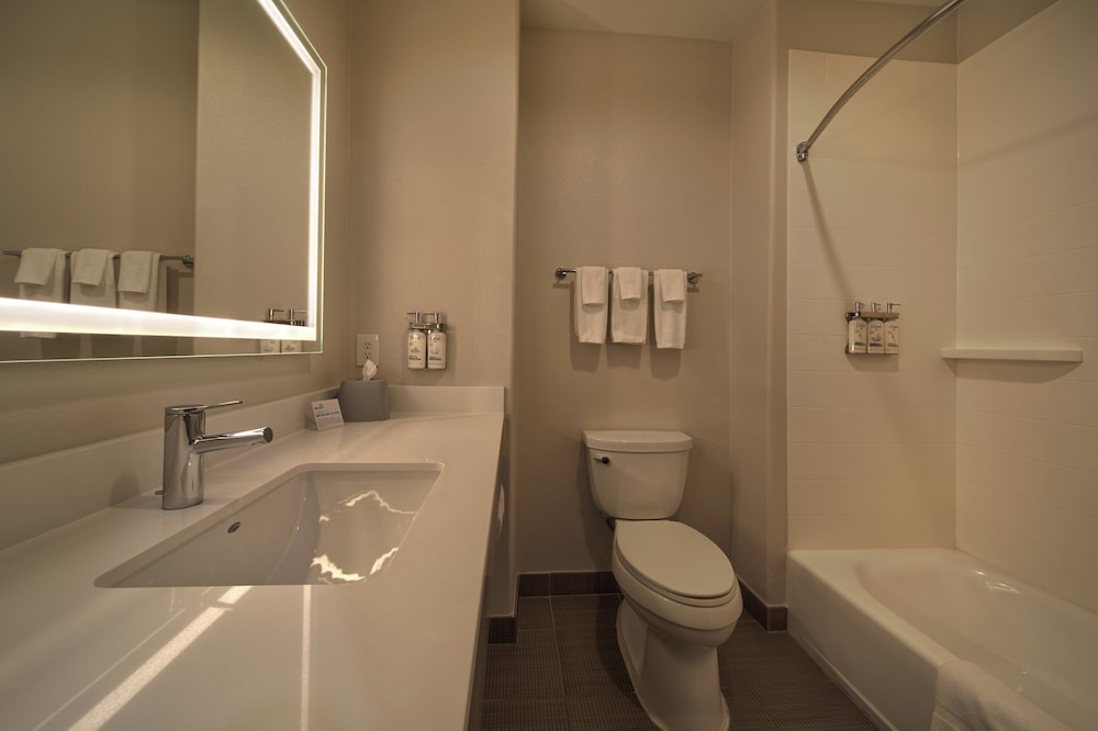 Holiday Inn Express Cleveland by IHG - photo 27