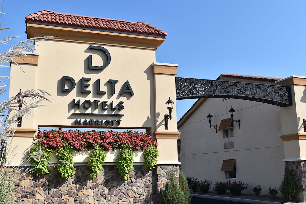 The Fontana Hotel - featured photo
