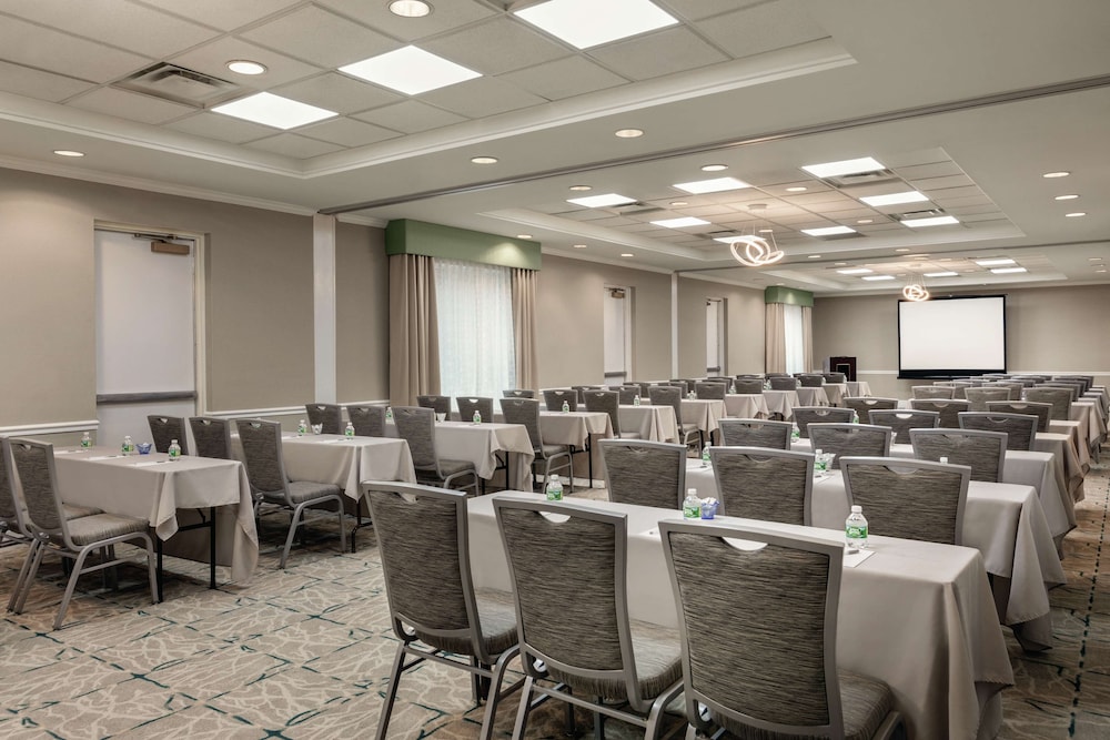 Hilton Garden Inn Bridgewater - photo 36