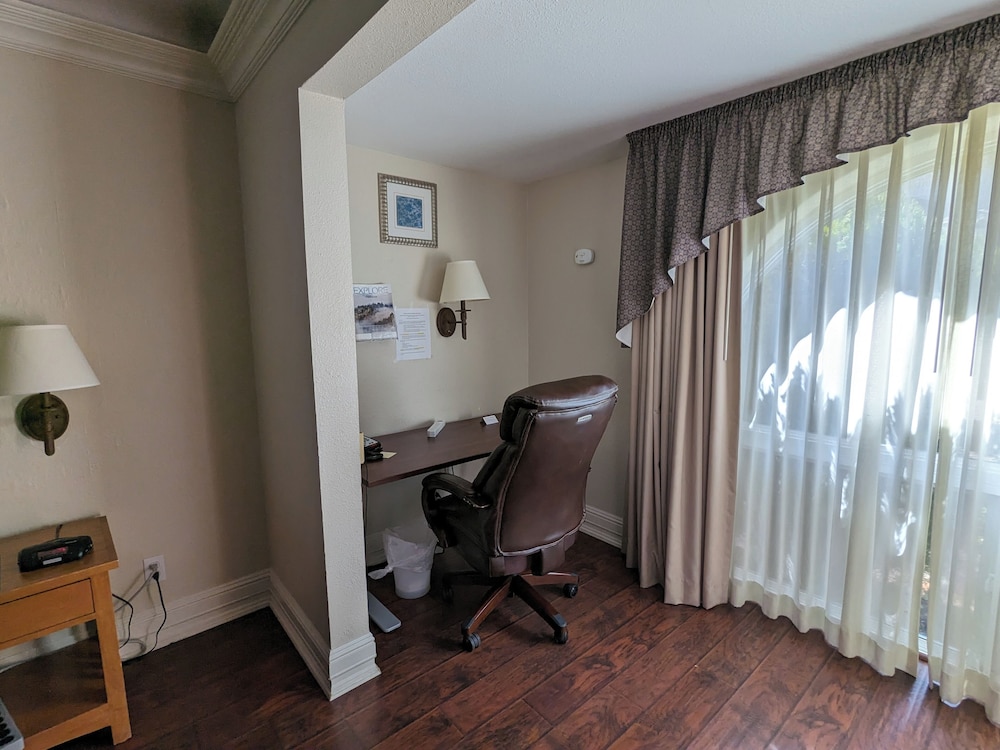 Los Gatos Garden Inn Hotel - photo 31